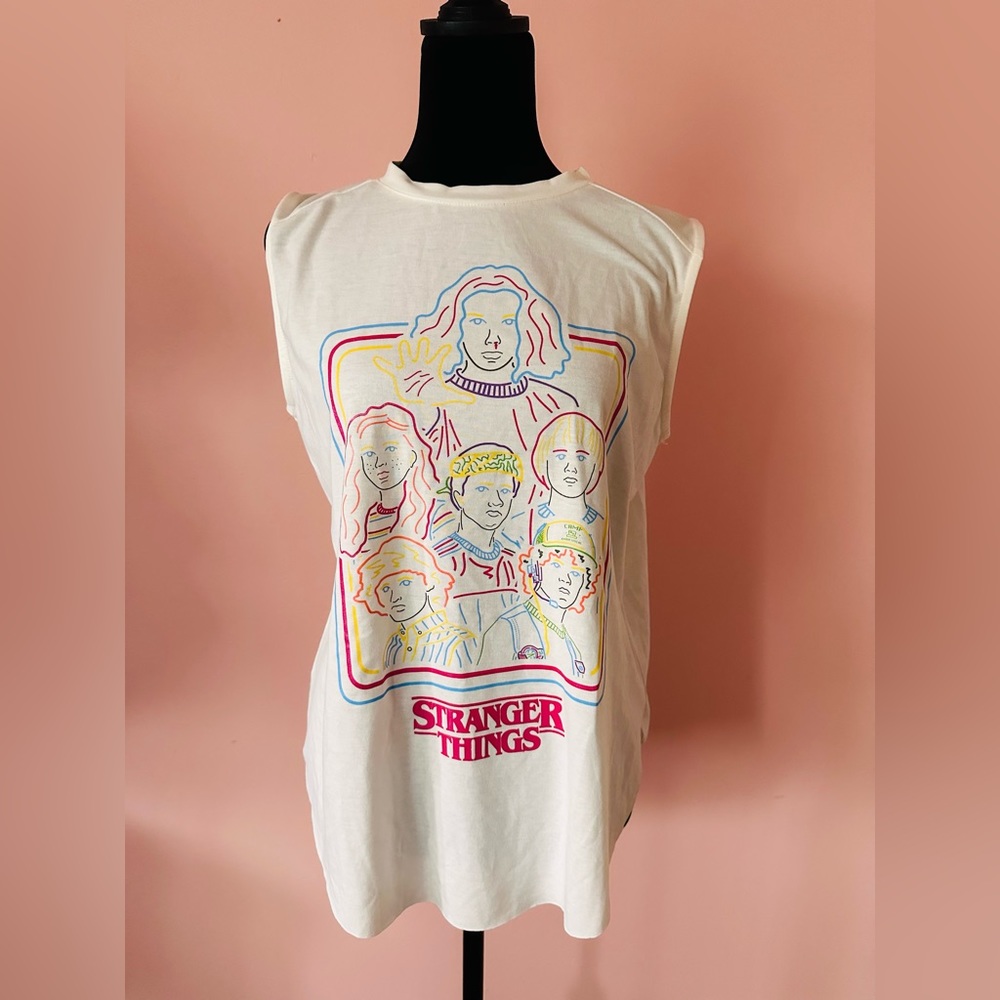 3/20$ 🌸Stranger Things Retro Tank Top 🌸